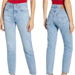 LEVI'S Wedgie Skinny Light Wash Jeans Size 28